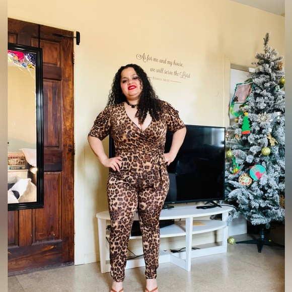 Leopard suit - Picture 2 of 7